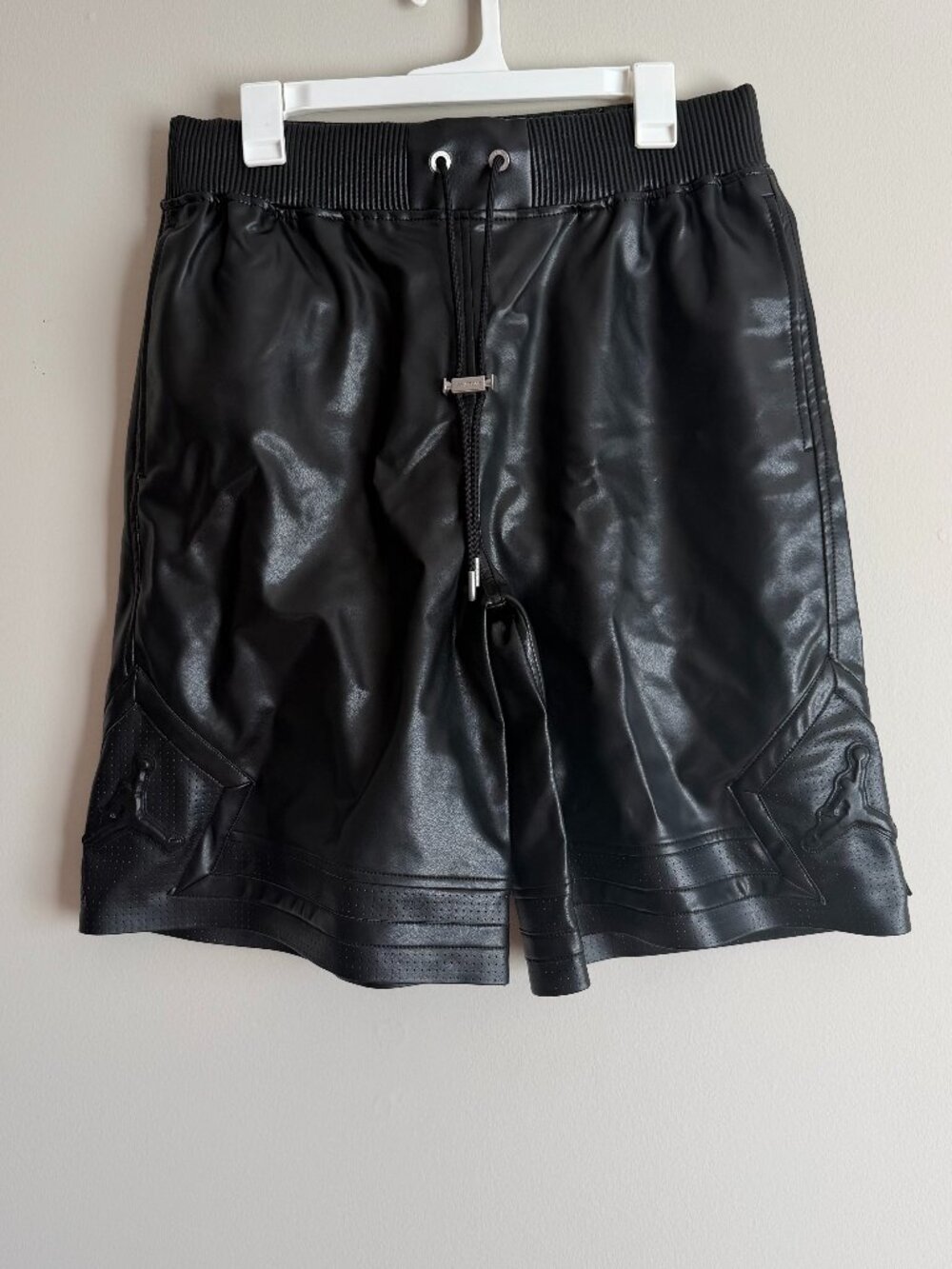 Nike HV0077-010 Mens Medium Air Jordan Vegan Leather Diamond Shorts Black